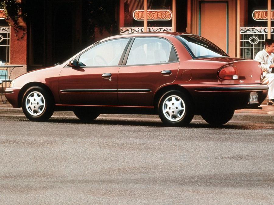  Geo Metro Sedan 1995 года  (фото 2 из 2)